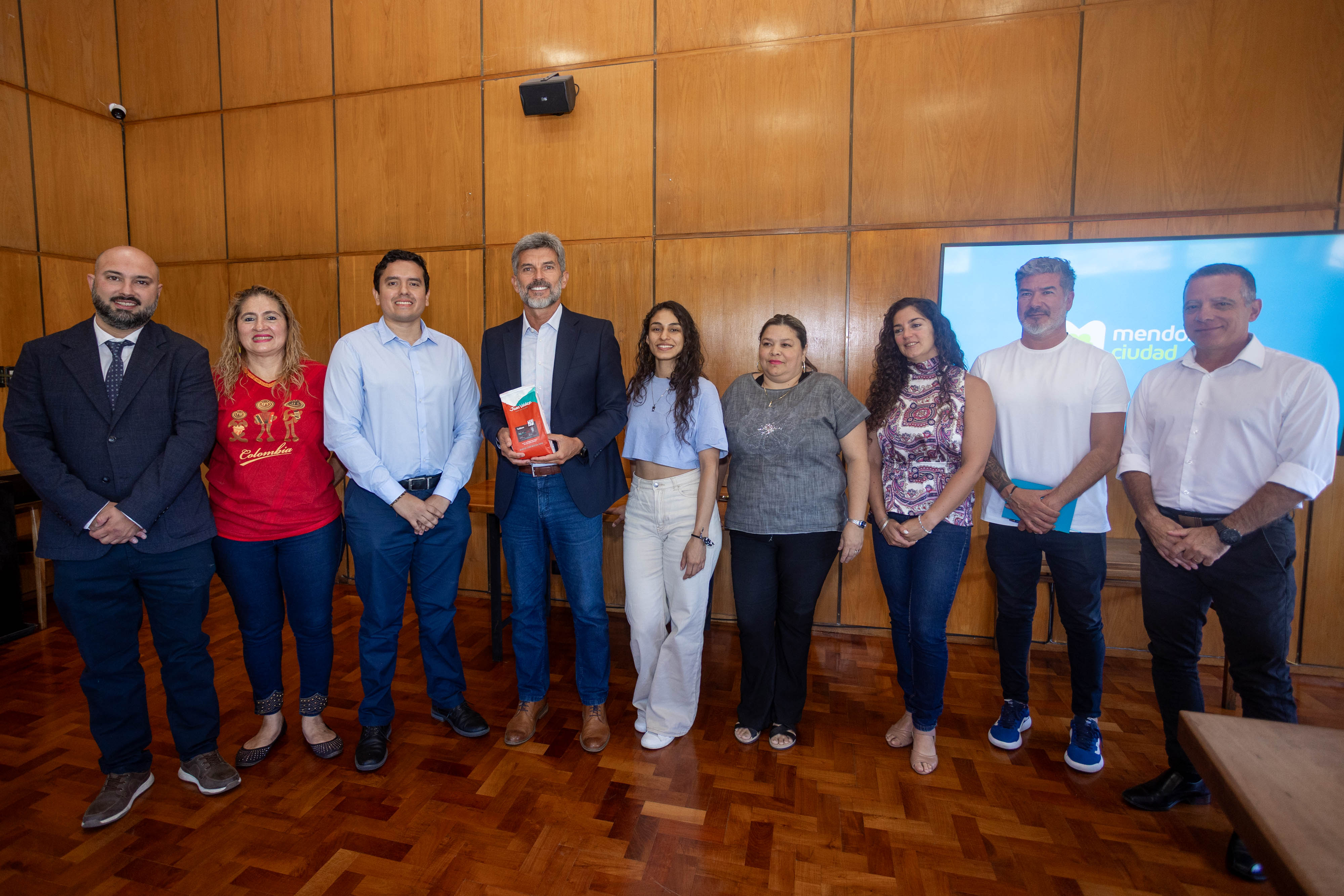 El Consulado fortalece articulación institucional en Mendoza